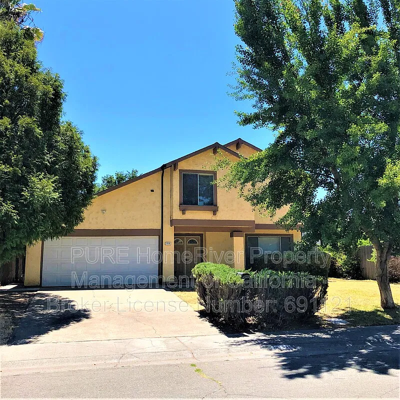 4 bed, 2.5 bath, 1817 sqft, $2,795 — Photo 1