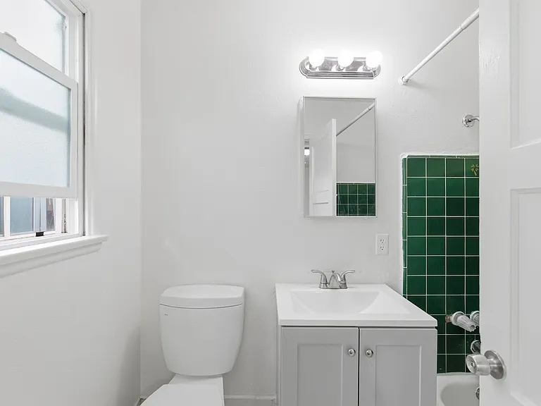 1425 Cedar Ave — Photo 8