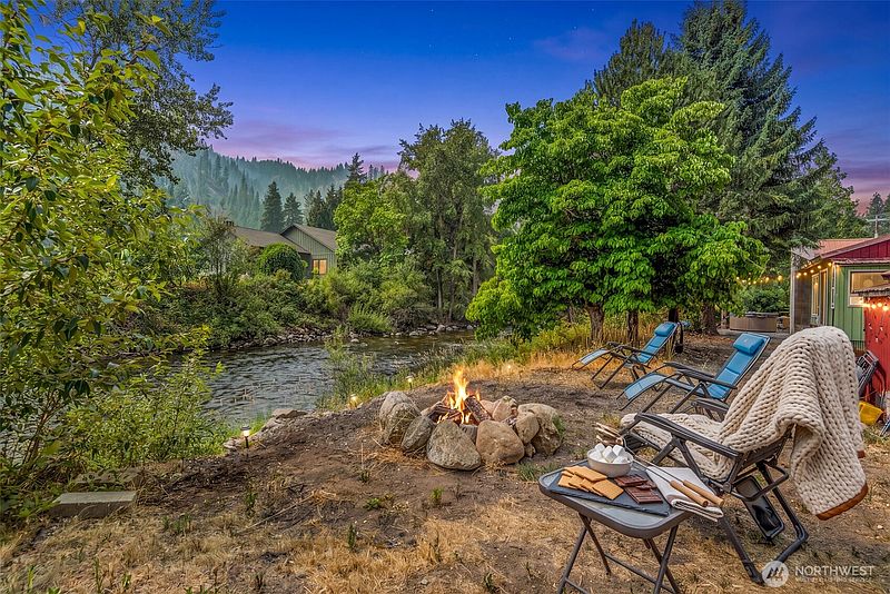 4th image of 8811 Entiat River Road