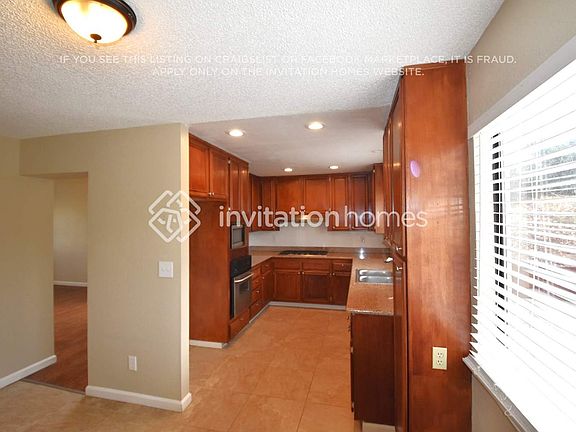 5th image of 404 Christina Ct