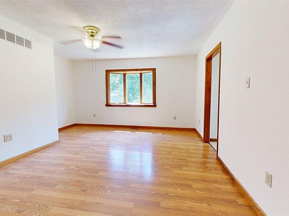 4th image of 3851 E Springersville Rd