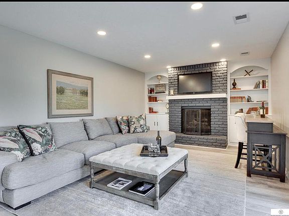 4th image of 15506 Jackson Cir
