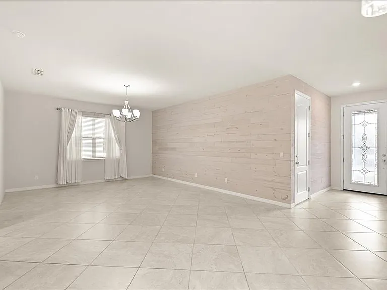 5192 Chickadee St — Photo 3