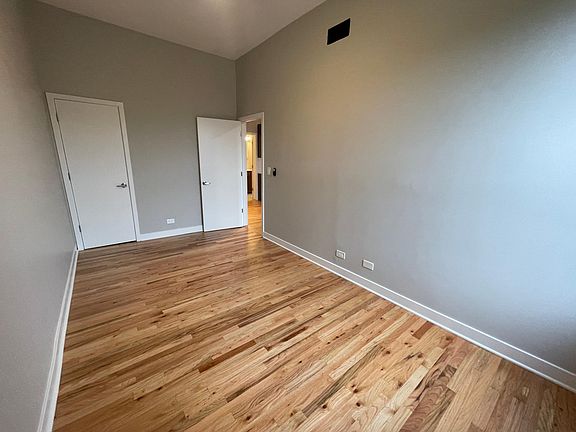 5th image of 2333 W North Ave #3R