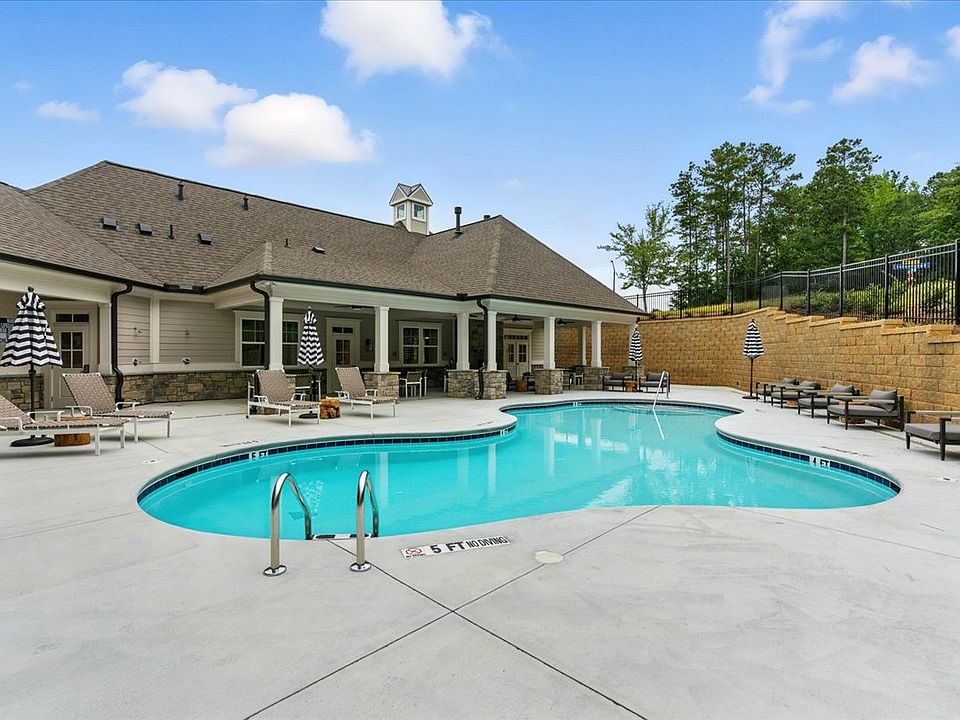 Private amenity center