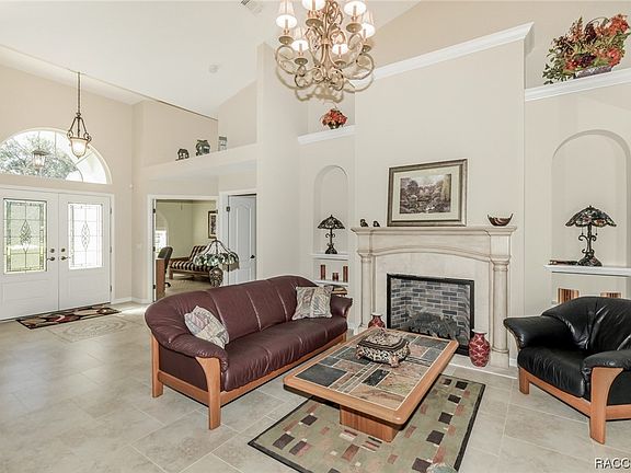 3rd image of 121 Oak Village Blvd S