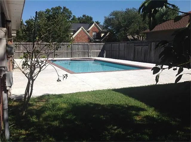 3901 Spring Garden Dr — Photo 4