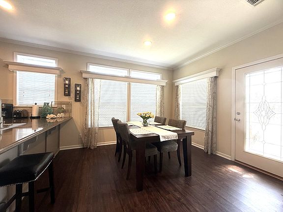 5th image of 5274 Camelot Dr E 187-unit 187