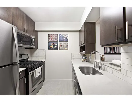 Rented by R New York | media 3