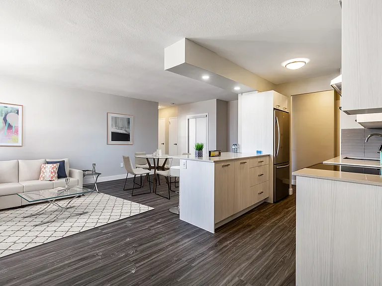 100 Gowan Ave #604 — Photo 2