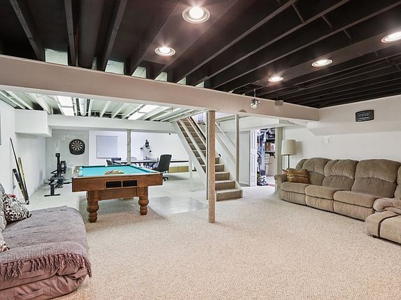 5th image of 810 Silver Rock Ln