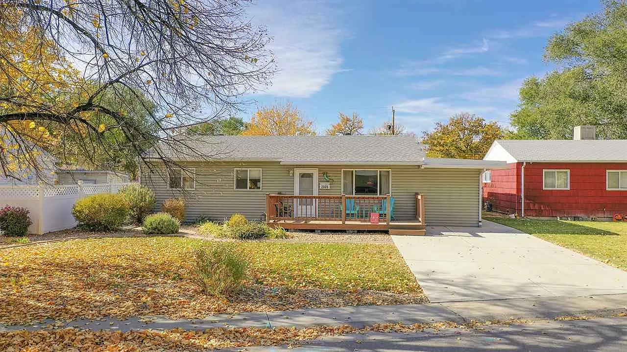 4 bed, 1404 sqft, $2,300 — Photo 1