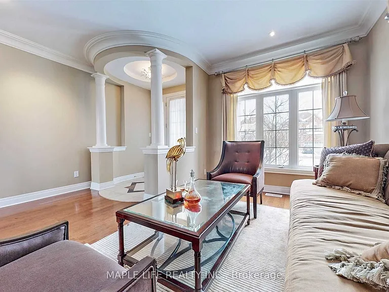 246 Sir Benson Dr — Photo 3