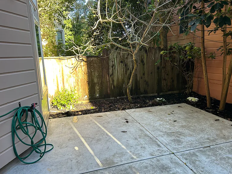 788 Ashbury St — Photo 3