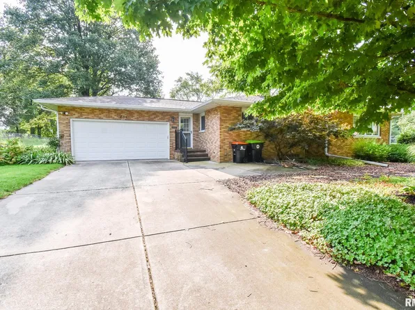 201 Melvin St, Washington, IL 61571