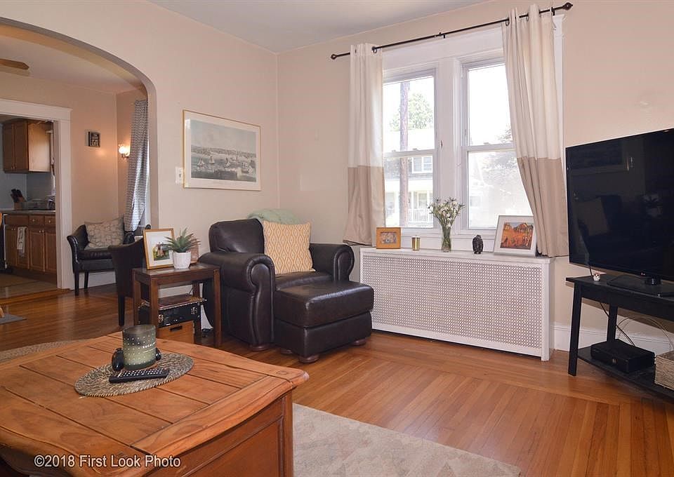 7 Rego Rd Middletown RI Zillow