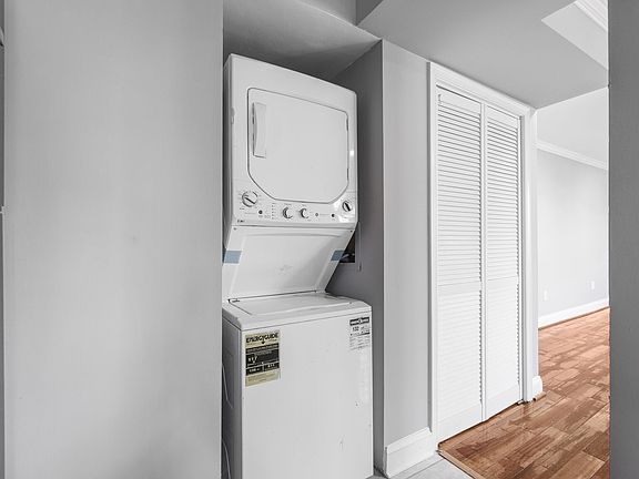 5th image of 3876 9th St SE APT 301