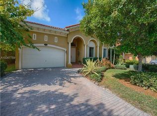 7766 SW 193rd Ln, Cutler Bay, FL 33157