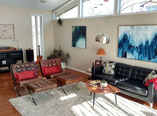 29823 Highmeadow Rd, Farmington Hills, MI 48334