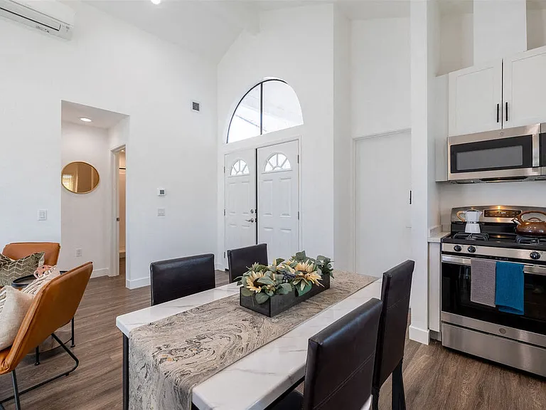 Diablo Vista Apartments — Photo 1