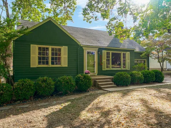4117 W 53rd Ter, Roeland Park, KS 66205
