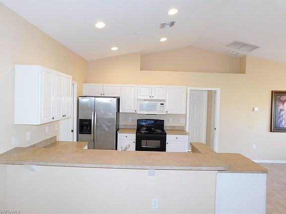 5th image of 1903 Diplomat Pkwy W