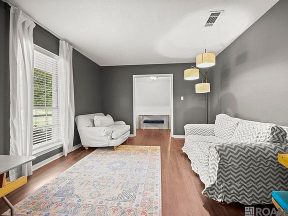 4th image of 1369 Crescent Dr