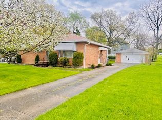 5401 Amherst Dr, Parma, OH