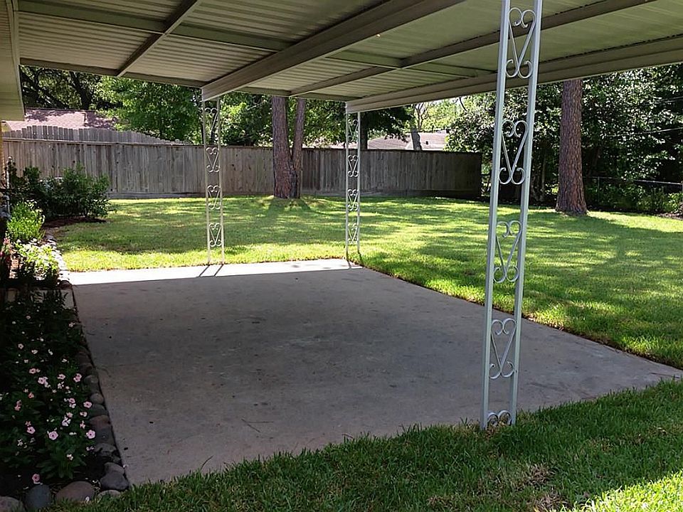 Great backyard with covered patio
