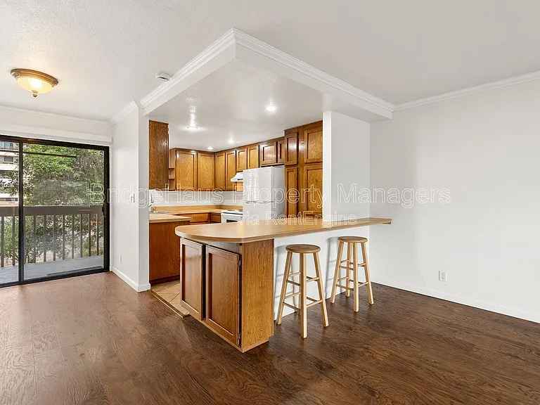 5750 Friars Rd #204 — Photo 10