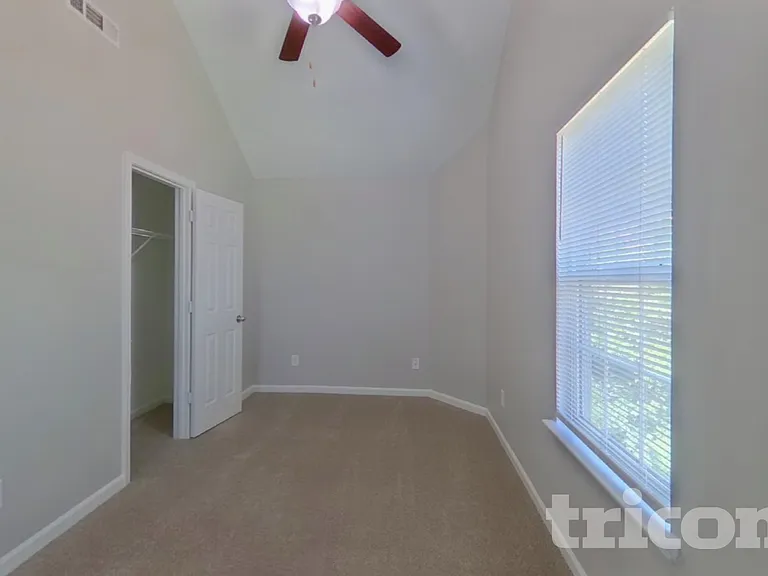 1131 Delander Ln — Photo 15