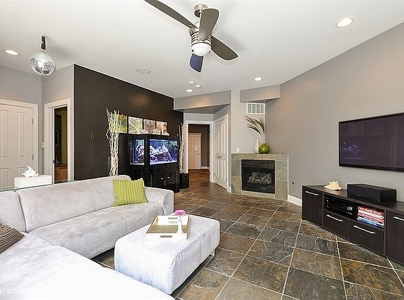 2nd image of 1937 N Wilmot Ave #1S