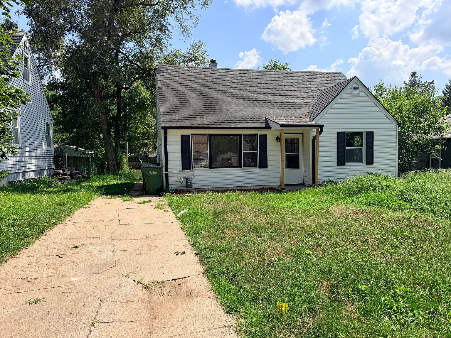 4 bed, 1196 sqft, $2,100 — Photo 1