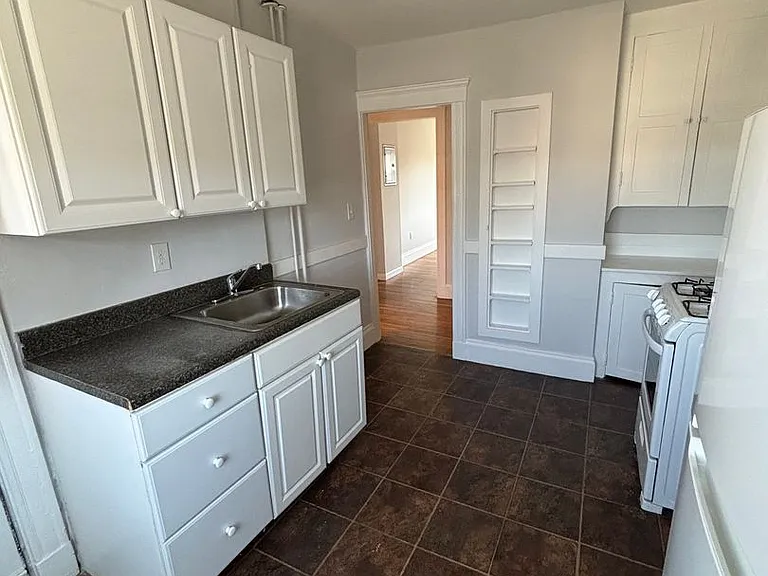 208 Main St. — Photo 36