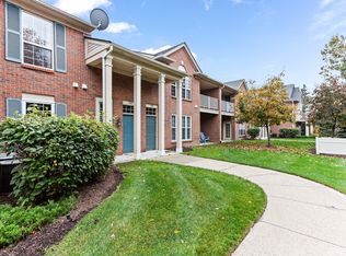 17203 Chesapeake Cir #203, Walled Lake, MI 48390