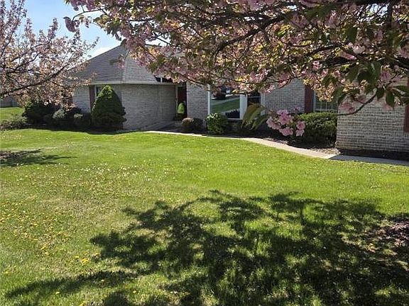 2nd image of 4621 Willow Ln