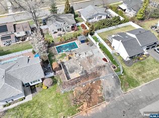 43 Poplar Ave, Oradell, NJ 07649