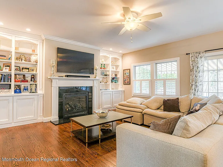 346 South Blvd — Photo 27