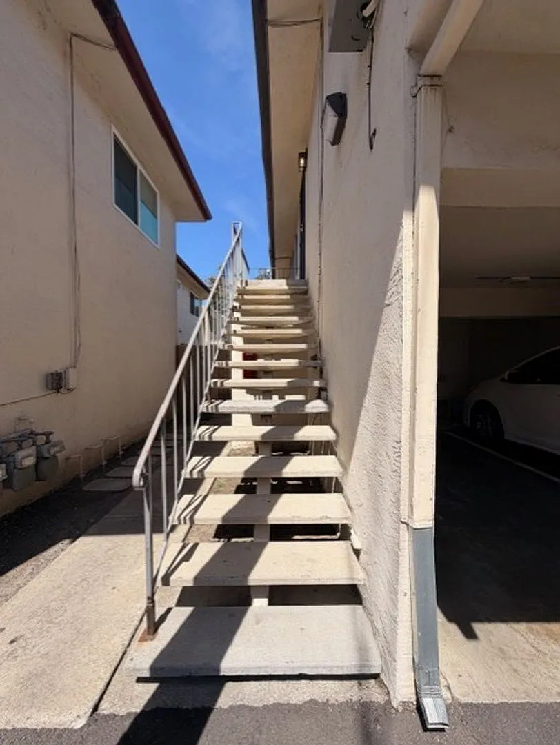 Dixon Townhouse — Photo 2