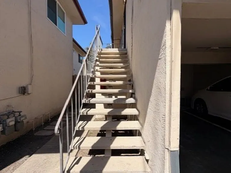 Dixon Townhouse — Photo 17