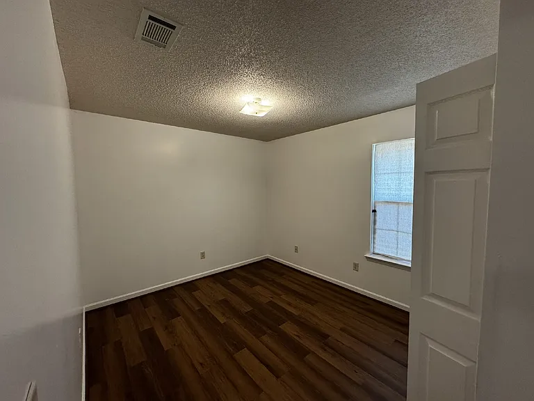 276 Gloucester Dr — Photo 10