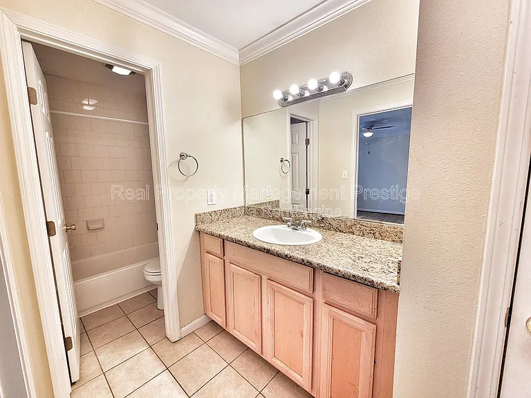 1523 Heights Blvd #13 — Photo 5