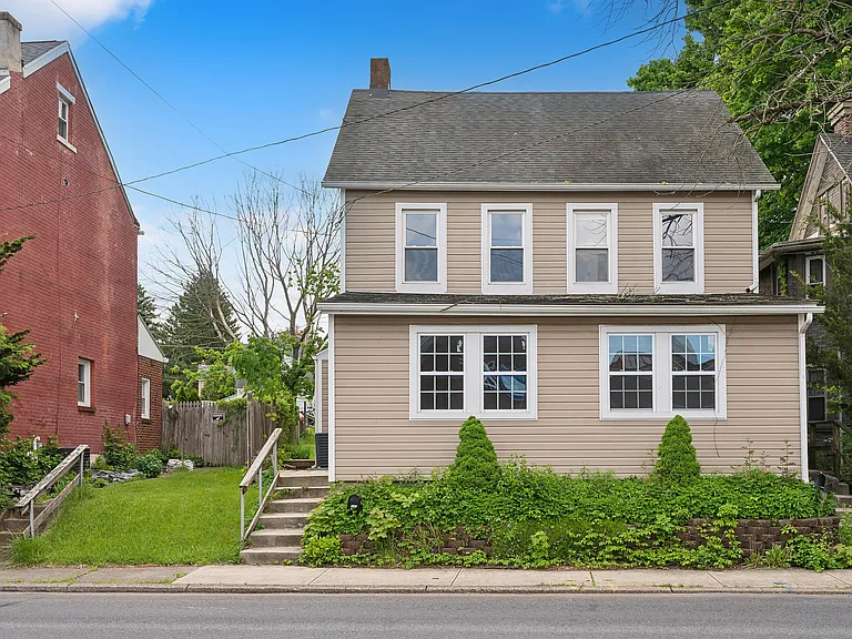 123 N Main St — Photo 5