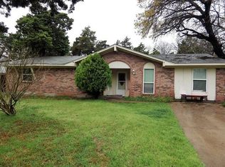 1026 Tower Dr, Cedar Hill, TX 75104