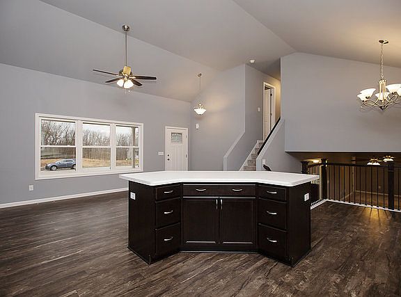 5th image of 15538 Deer Path Dr