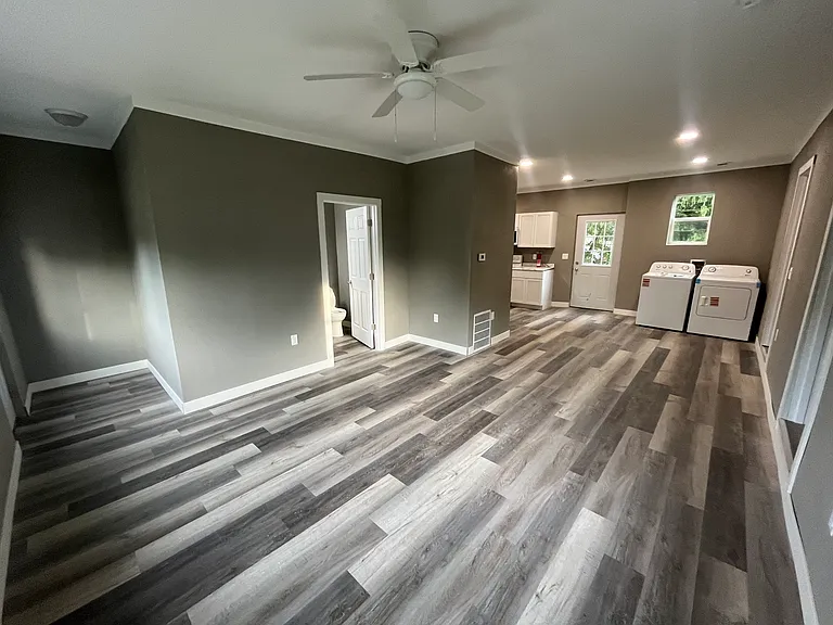 1211 Linden St — Photo 3