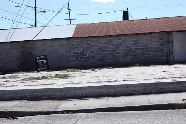 2nd image of 900 Barrow St
