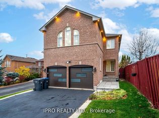 3191 Oakview Rd, Mississauga, ON L5N 7N9