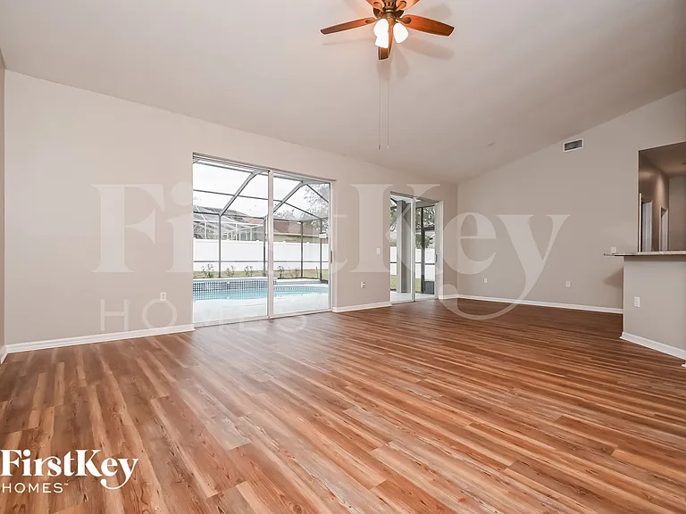 4527 Gentrice Dr — Photo 2