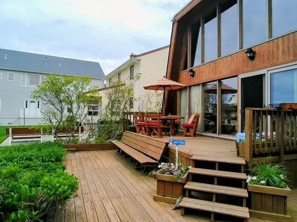 916 N Shore Dr, Brigantine, NJ 08203